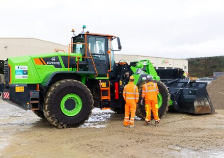 Showcasing the 870he Liugong Electric Wheel Loader at Lower Thames Crossing Zero Emission Skills Pilot