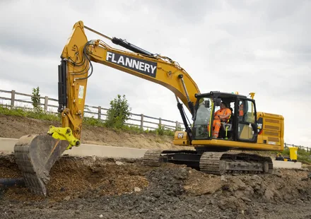 New CAT 320 HEX with Trimble Earthworks: A421 Expressway